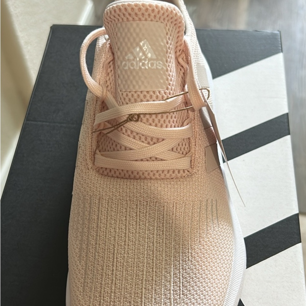 NIB Adidas Women's Pink Sneakers 8.5 - Picture 2 of 4